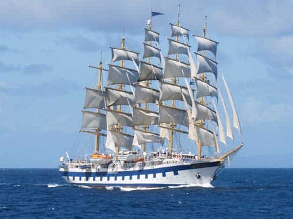 Vorschaubild von Star Clippers: Großes Segelschiff auf dem Meer.